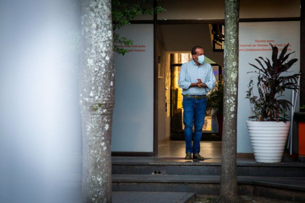 Cívicos vetan a Camacho, le piden que no promocione ni hable en el cabildo