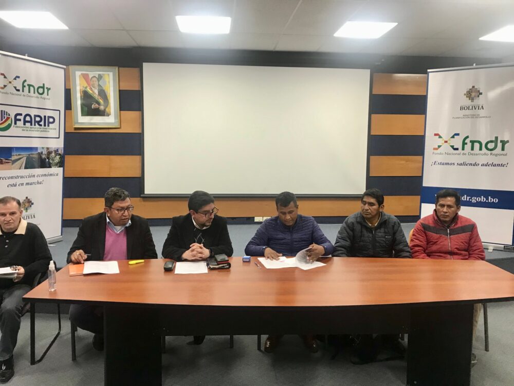 El FNDR financia con Bs 2,1 millones la compra de maquinaria en el municipio de Cajuata