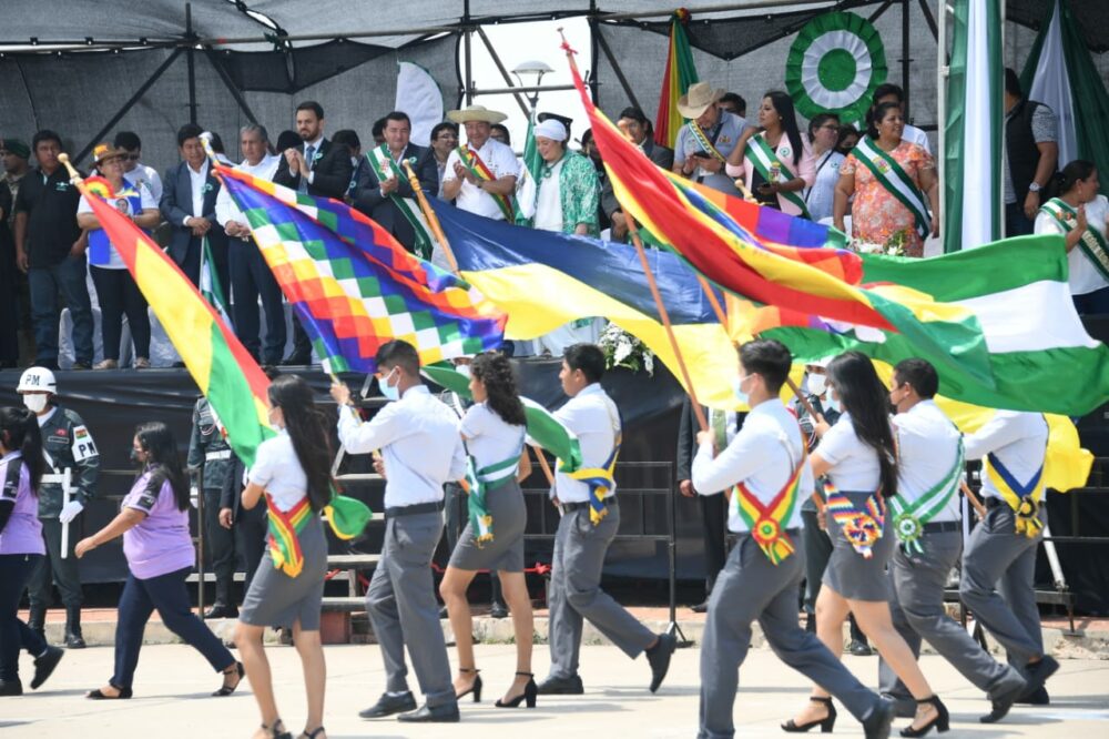 Presidente festeja con mega obras a Santa Cruz y anuncia millonarias inversiones mientras Camacho solo apela a la política