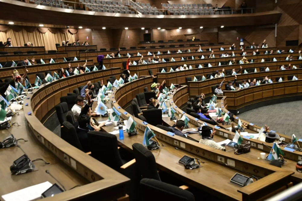 ALP remite al Ejecutivo normas que definen límites entre cuatro municipios de La Paz y Oruro