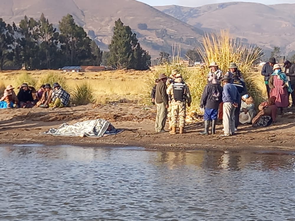 Armada Boliviana coadyuva en el rescate del cuerpo sin vida de un pescador en el Lago Titicaca