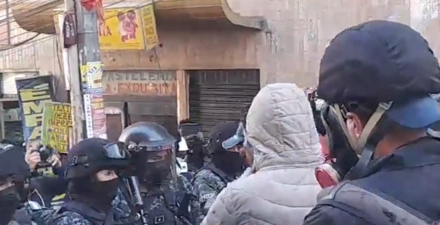 Movilizados de Machicado rompen cerco policial y protagonizan amagues de enfrentamiento 