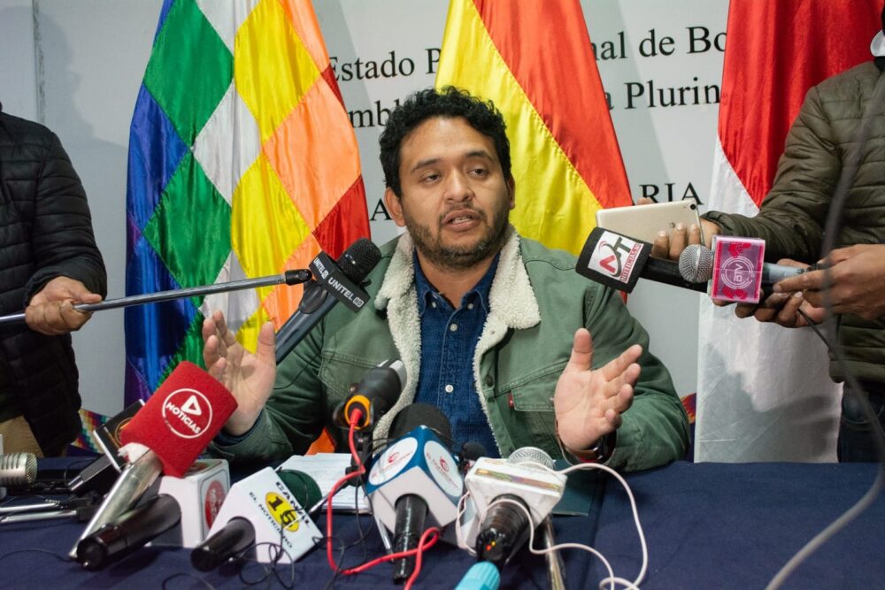 Gobierno denuncia campaña de desinformación del gobernador de Tarija sobre estudio del campo Margarita-Huacaya