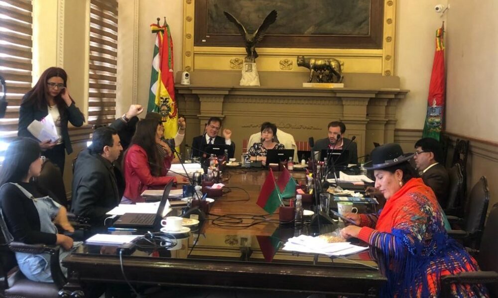 Concejo de La Paz aprueba destinar más de Bs 100 millones de regularización de edificaciones a salud y educación