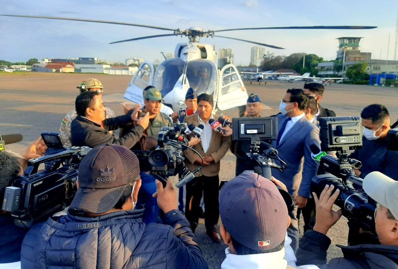 Helicóptero militar va al rescate de tripulantes de la avioneta accidentada en serranía Aimirí