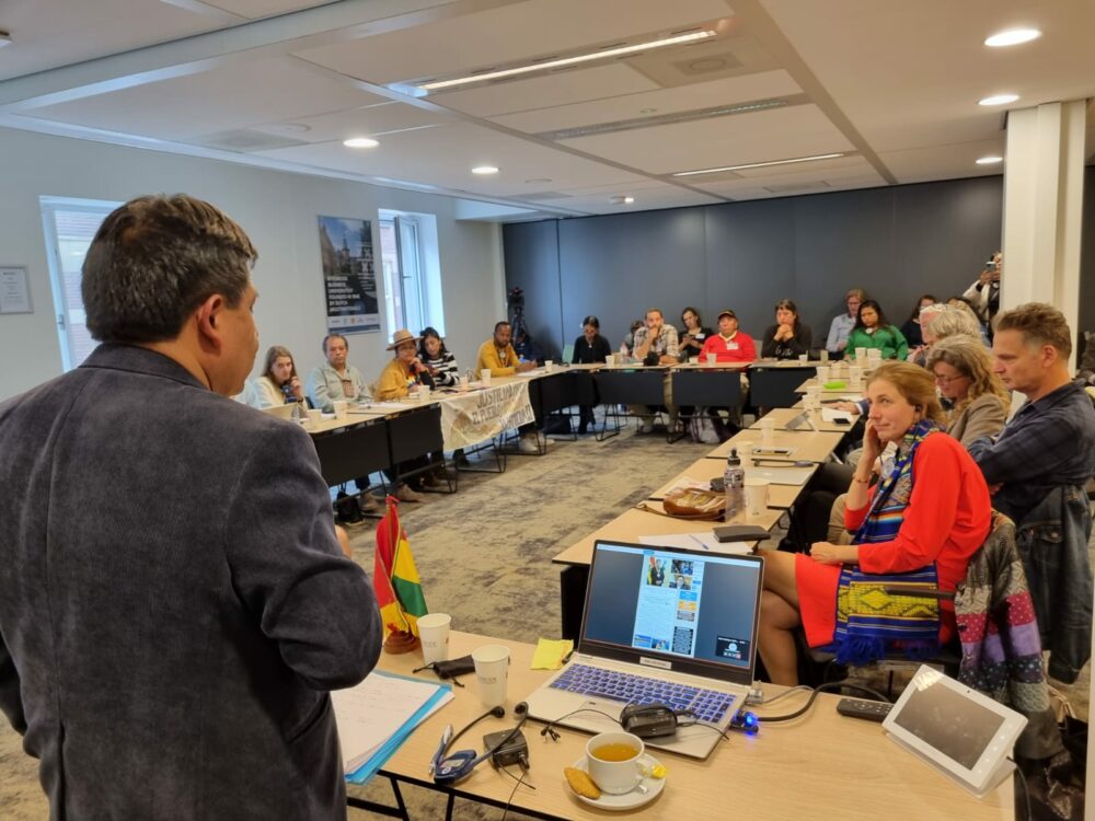 Vicepresidente llama en Europa a construir un movimiento mundial para defender a la Madre Tierra