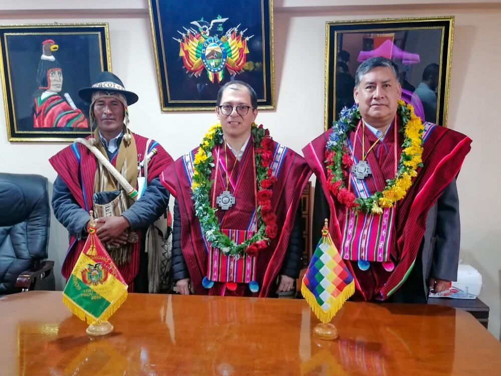 Fiscal de Colombia visita Tiwanaku y Guaqui para conocer prácticas de la justicia originaria