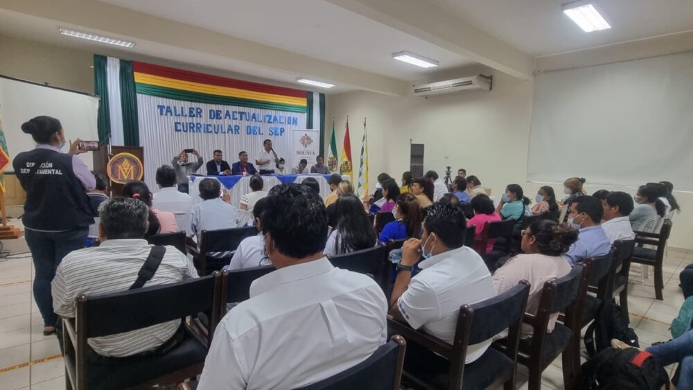 Talleres de actualización curricular apuntan a renovar la calidad de la educación
