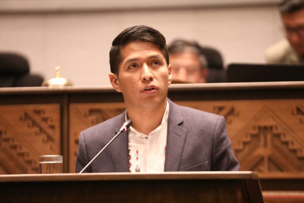 Presidente del Senado exhorta a perseverar en la lucha de intereses comunes