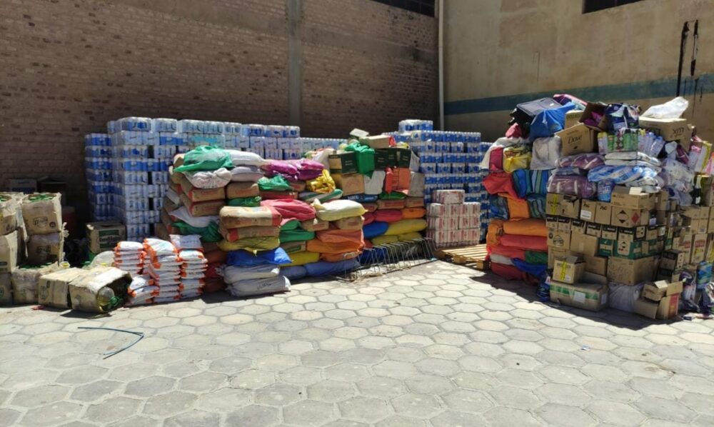 Comisan cinco camiones con 110 toneladas de productos comestibles ilegales en Villazón