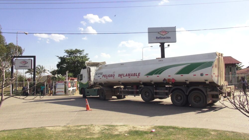 YPFB acuerda con la CAO y Anapo abastecimiento de combustibles para el agro cruceño