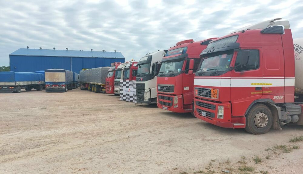 Interceptan a ocho camiones y una cisterna con 328 toneladas de soya, maíz, harina y cerveza