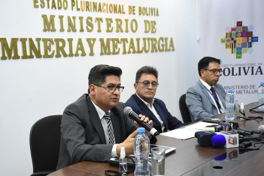 Gobierno pide a mineros auríferos deponer actitudes y retomar el diálogo