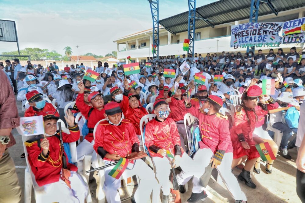 Más de 322 mil estudiantes ya cobraron el Bono Juancito Pinto