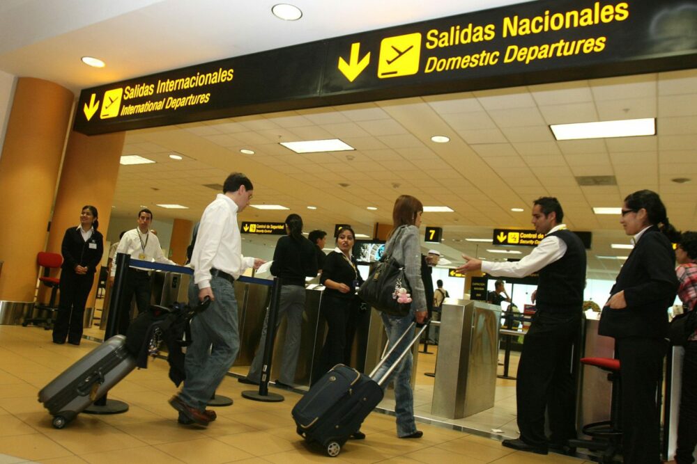 Tráfico aéreo internacional de pasajeros en la Comunidad Andina creció más de 100%