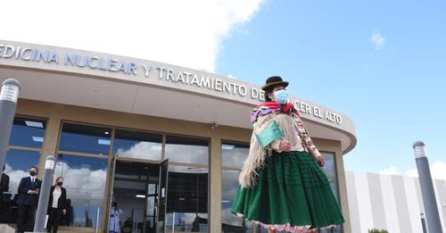 Centro de Medicina Nuclear reduce a cero el precio de la radioterapia que llega a costar Bs 30.000