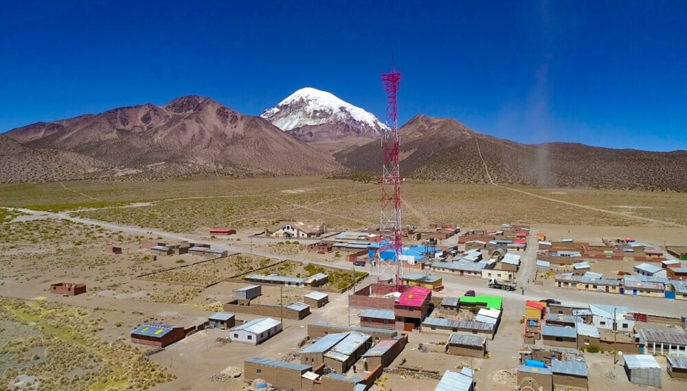 Entel avanza en universalizar sus servicios y llega al Parque Nacional Sajama con internet y telefonía