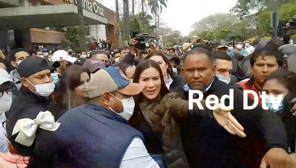 Por segunda vez, grupos de choque de Camacho atacan vigilia de pobladores de Porongo