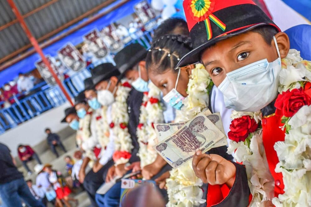 Santa Cruz concentra el mayor número de beneficiarios del Bono Juancito Pinto