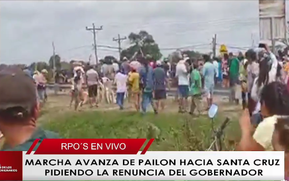 Marcha a Santa Cruz fue emboscada por grupos de Camacho, hay heridos y se reagrupan para seguir la caminata