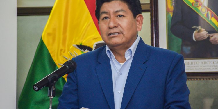 Montaño cuestiona que la Gobernación cruceña autorice urbanizaciones en predios donde rechaza la carretera Buena Vista – Las Cruces