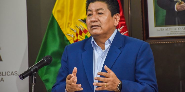 Ministro Montaño denuncia amenazas de toma de su vivienda en Santa Cruz