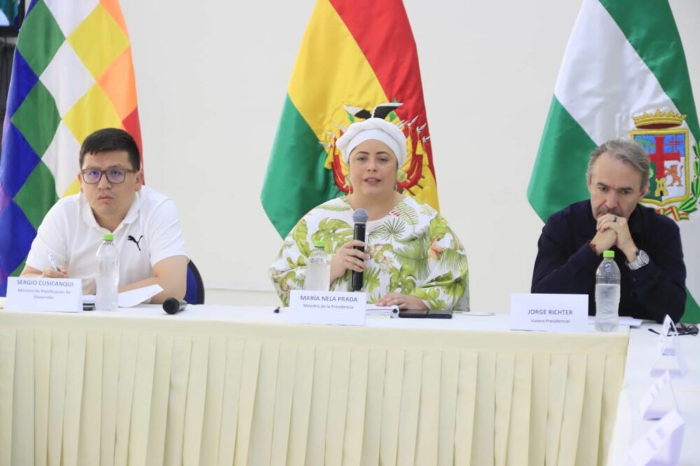 Ministra Prada: “Tenemos la voluntad de dialogar, estamos aquí para escuchar la propuesta técnica de la Uagrm”