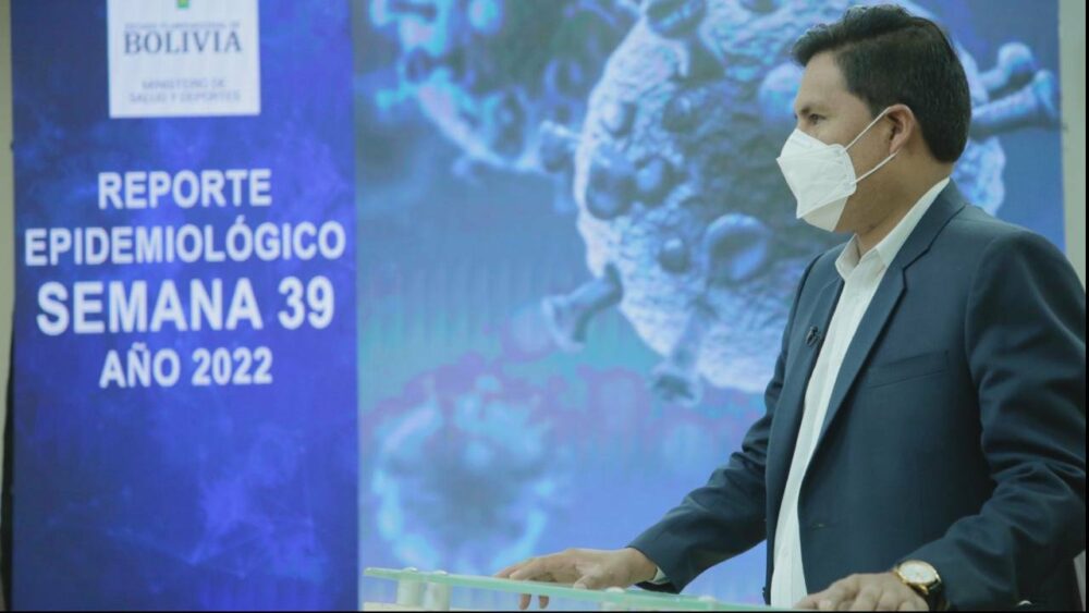 Casos de Covid-19 crecieron en 40,3% respecto a la primera ola y los fallecidos se redujeron en 96,7%