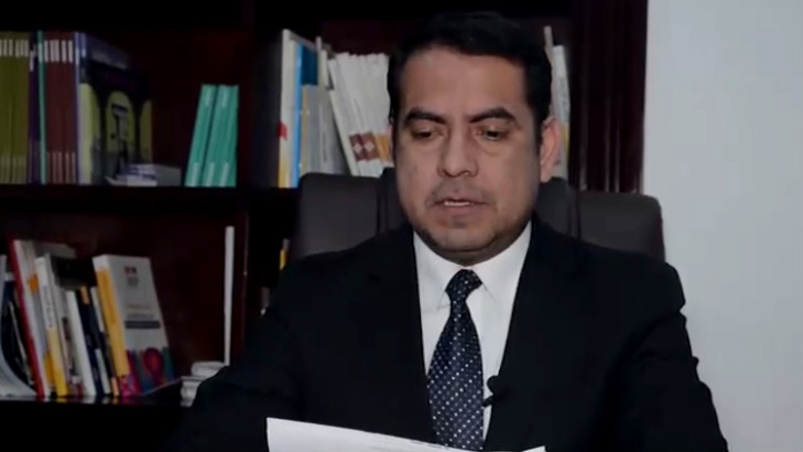 El TSE entregará formato de libros a juristas que buscan reformar la Constitución