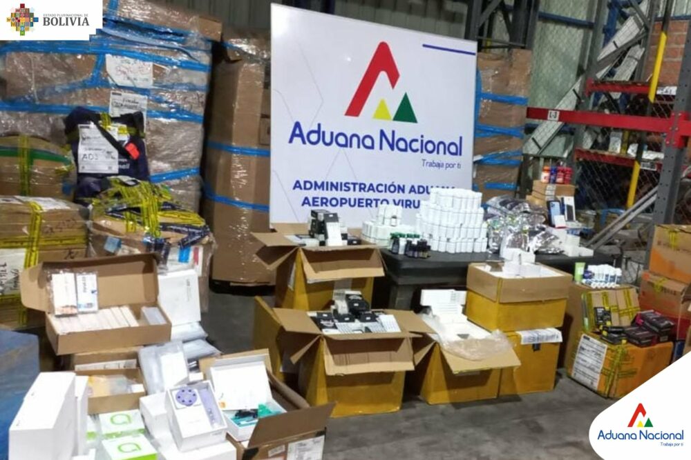 Aduana intercepta medicamentos e instrumentos oftalmológicos valuados en Bs 890.000 en Santa Cruz