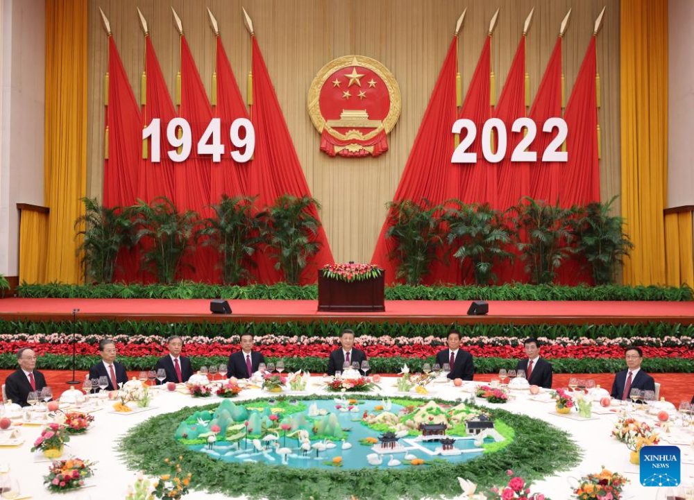 Presidente saluda a China en su 73° aniversario