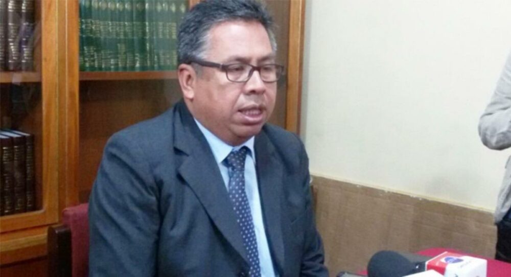 Salud denuncia que Luis Larrea “articula acciones desestabilizadoras a la democracia”