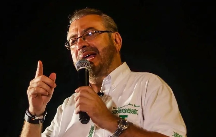 Calvo advierte que la línea de protesta será “censo y renuncia” de persistir el paro