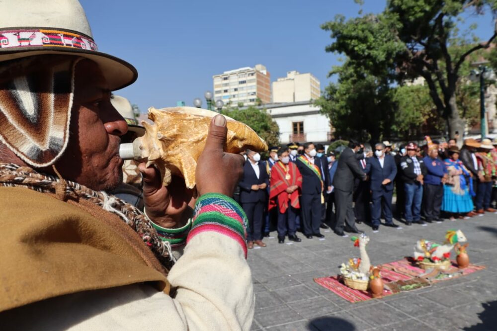 Presidente ofrece ofrenda a la Pachamama en agradecimiento por la democracia 