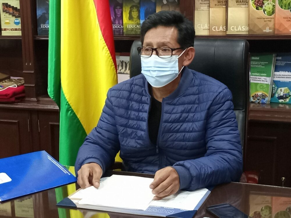 Paro afecta a más de 183 mil estudiantes de 439 unidades educativas de Santa Cruz