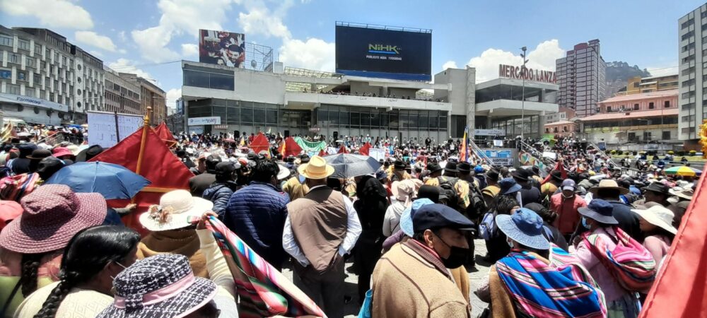 Cabildo ciudadano exige a la Alcaldía paceña frene avasallamiento de tierras y demolición de viviendas