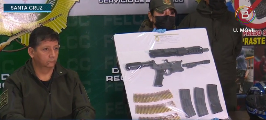 Dos detenidos tras encontrarse a uno portando arma de grueso calibre con 87 proyectiles en Santa Cruz