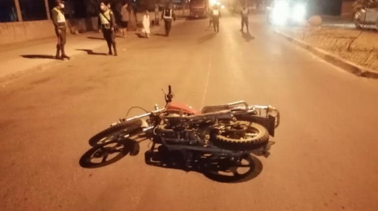 Fiscalía imputa formalmente a tres personas por la muerte de un mototaxista en Santa Cruz