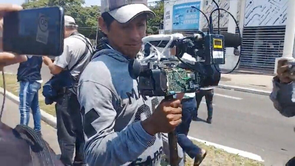 Gobierno condena la violencia en Santa Cruz y la agresión a lis periodistas