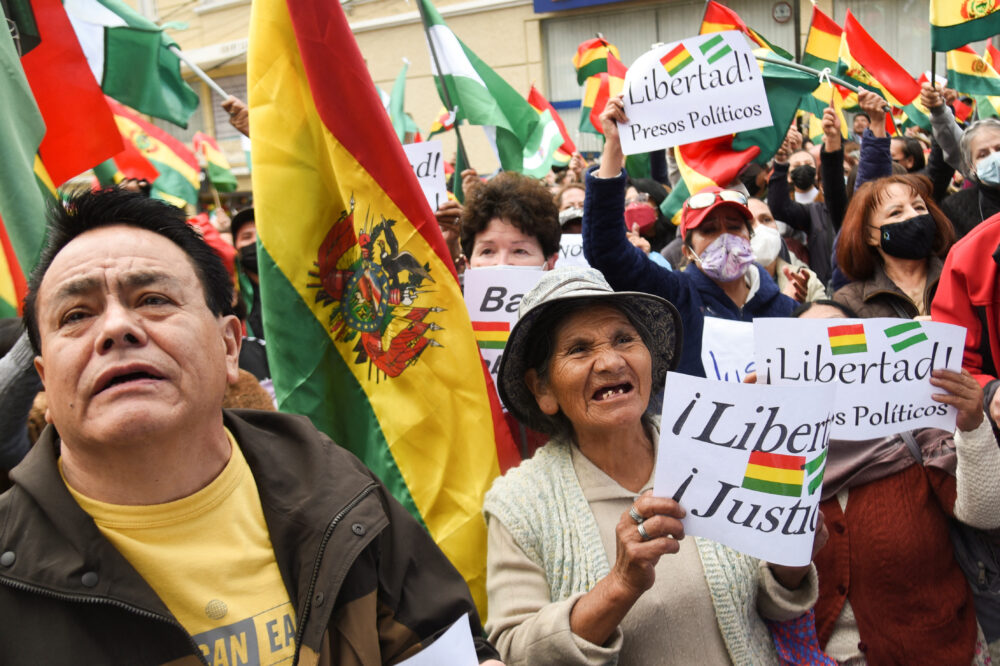 Una multitud de personas tomaron las calles en Bolivia para exigir amnistía 