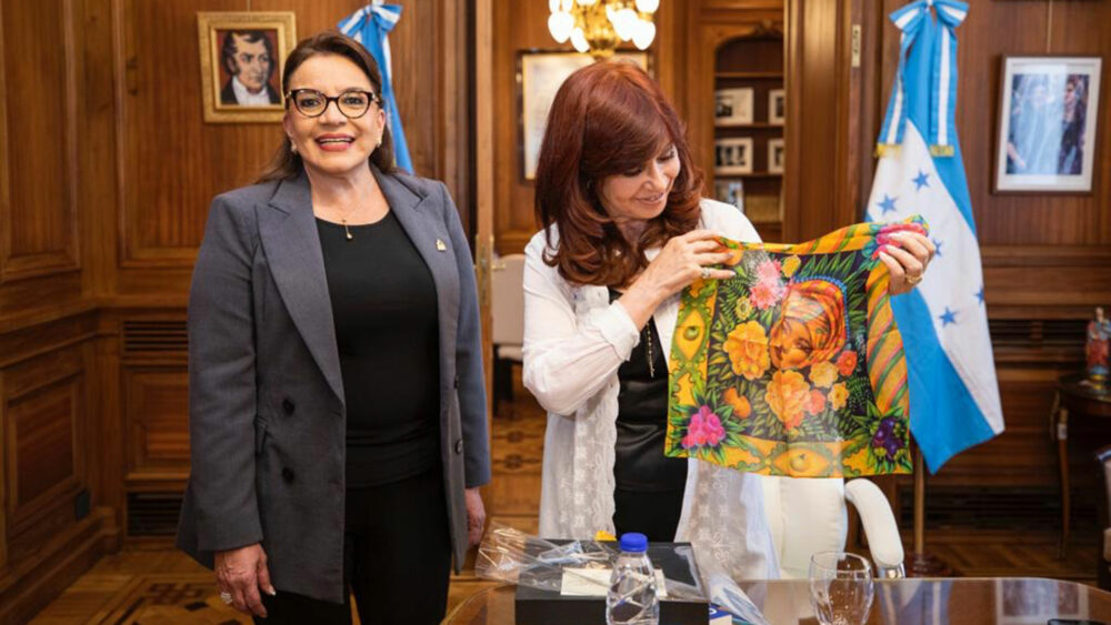 Cristina Kirchner con Xiomara Castro, presidenta de Honduras