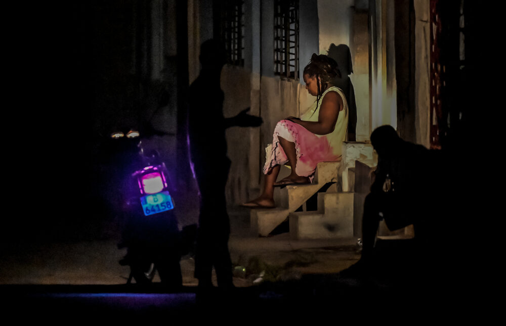 El Centro de Denuncias de la Fundación para la Democracia Panamericana publicó un reporte parcial sobre violaciones de derechos humanos cometidos por la dictadura de Díaz Canel (Photo by Adalberto ROQUE / AFP)