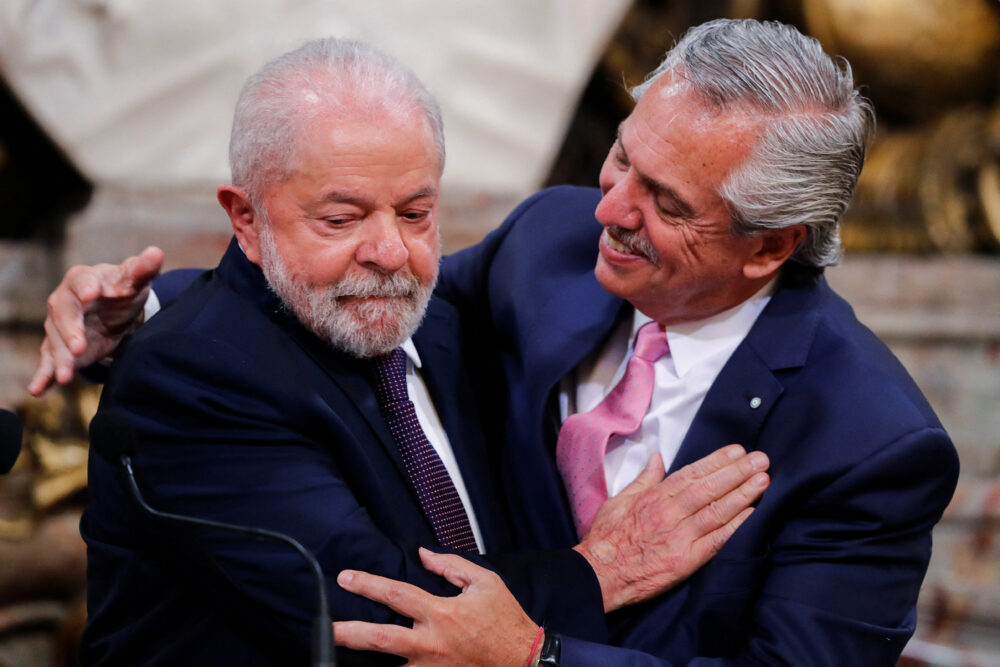 El presidente de Brasil ya se encuentra en Buenos Aires para participar de la cumbre. (REUTERS/Agustin Marcarian)
