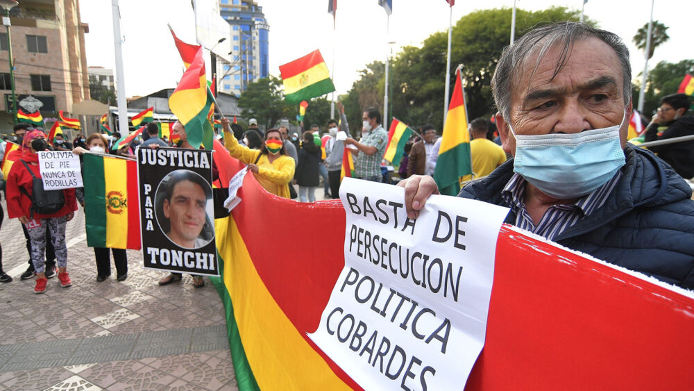 Desde su detención se ha realizado constantes manifestaciones en respaldo a la ex presidenta. (EFE/Jorge Abrego)
