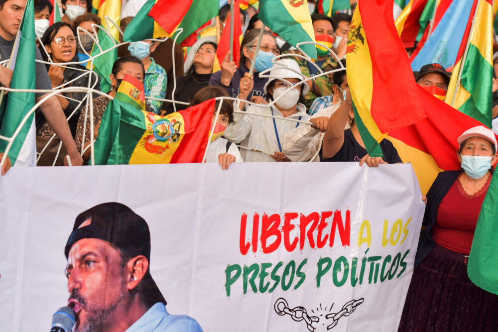 Bolivianos exigen la liberación de los presos políticos 