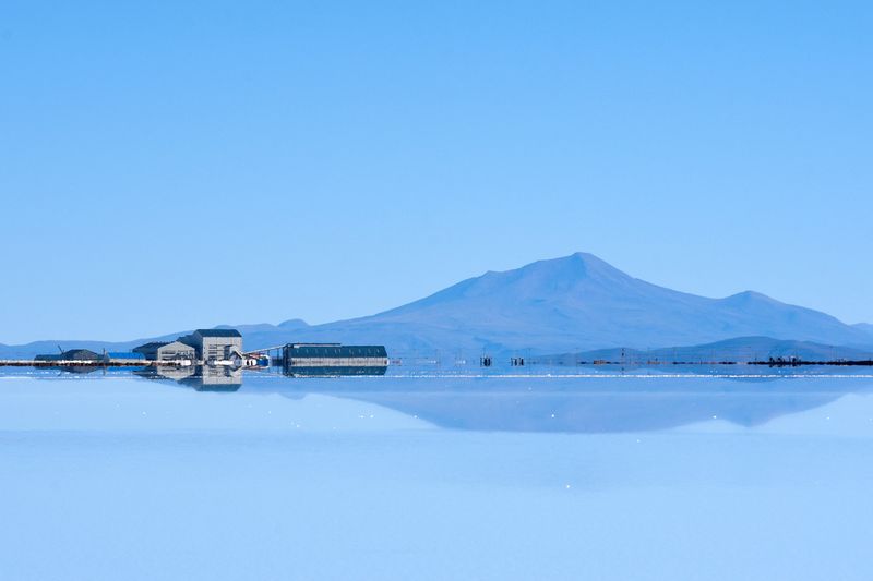 Foto de archivo de una planta de la firma estatal boliviana YLB en el Salar de Uyuni (REUTERS/Claudia Morales)