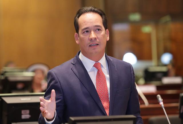 Henry Cucalón será posesionado como ministro de Gobierno en medio de la crisis política que enfrenta el Ejecutivo.