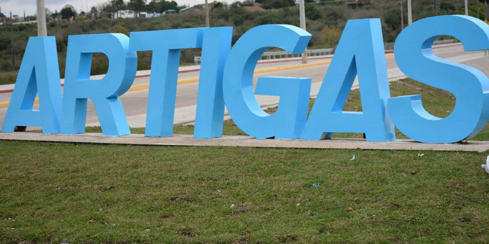 La funcionaria se encargaba de reportar las horas extras. Desde este puesto se atribuyó la compensación adicional.