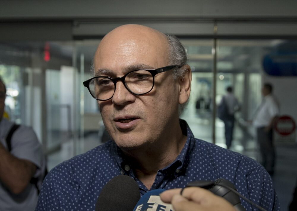 El periodista Carlos Fernando Chamorro aseguró que los dictadores Daniel Ortega y Rosario Murillo están reafirmando que Nicaragua dejó de ser una sociedad en la que se respeta la ley y la Constitución para imponer únicamente la ley de la venganza, el capricho y el odio contra los ciudadanos. (EFE)