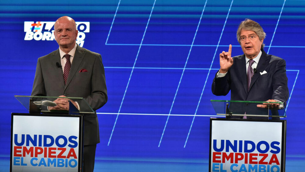 Guillermo Lasso y Alfredo Borrero en la campaña antes de las elecciones (Gettyimages)